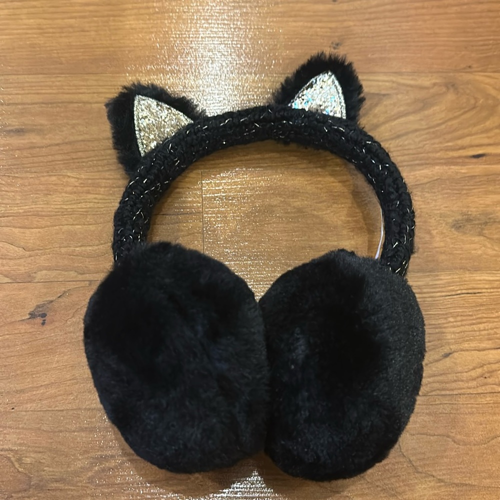 Children’s place girls earmuffs. One size.